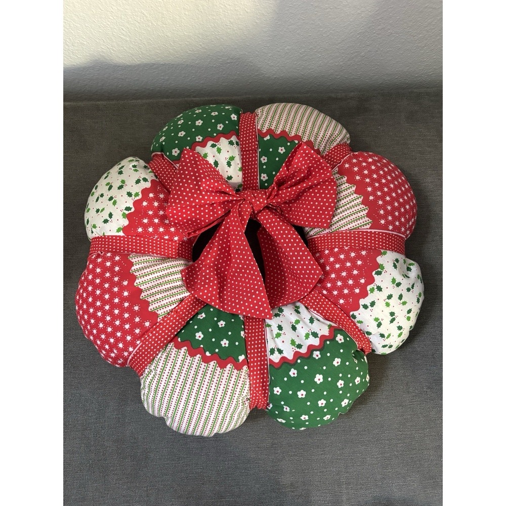 Vintage Christmas Wreath Patchwork 1980's Red Bow Green Floral Country Cottage